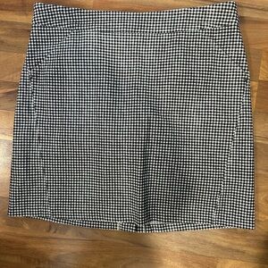 CHARLIE B Black and White Houndstooth Pencil Skirt
